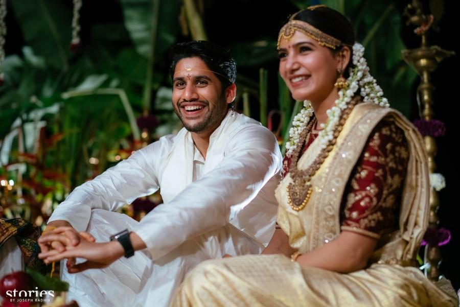 Chaitanya was seen wearing a white-and-white Silk dhoti and Kurta. Naga Chaitanya,Samantha Ruth Prabhu,Samantha,naga,chaisam,chaisam wedding,samantha wedding,samantha ruth prabhu wedding,naga wedding,naga chaitanya wedding,naga samantha,samantha naga
