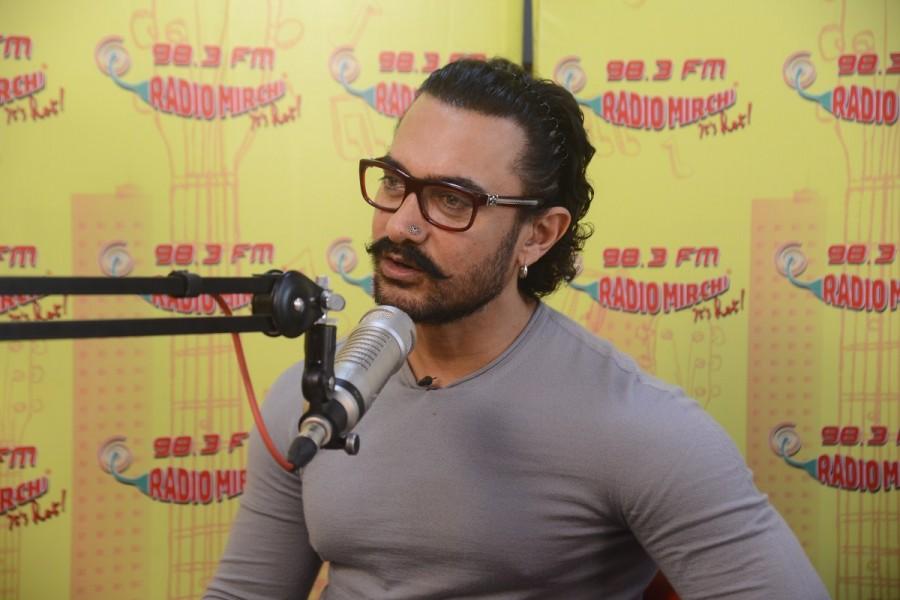 The film is based on the life of a teenage girl who dreams to be a singer and fulfills her dream by keeping her identity a secret has received a lot of appreciation from the audience. Aamir Khan,Secret Superstar,Secret Superstar promotion,Secret Superstar movie promotion,Aamir Khan promotes Secret Superstar,Aamir Khan at Radio Mirchi