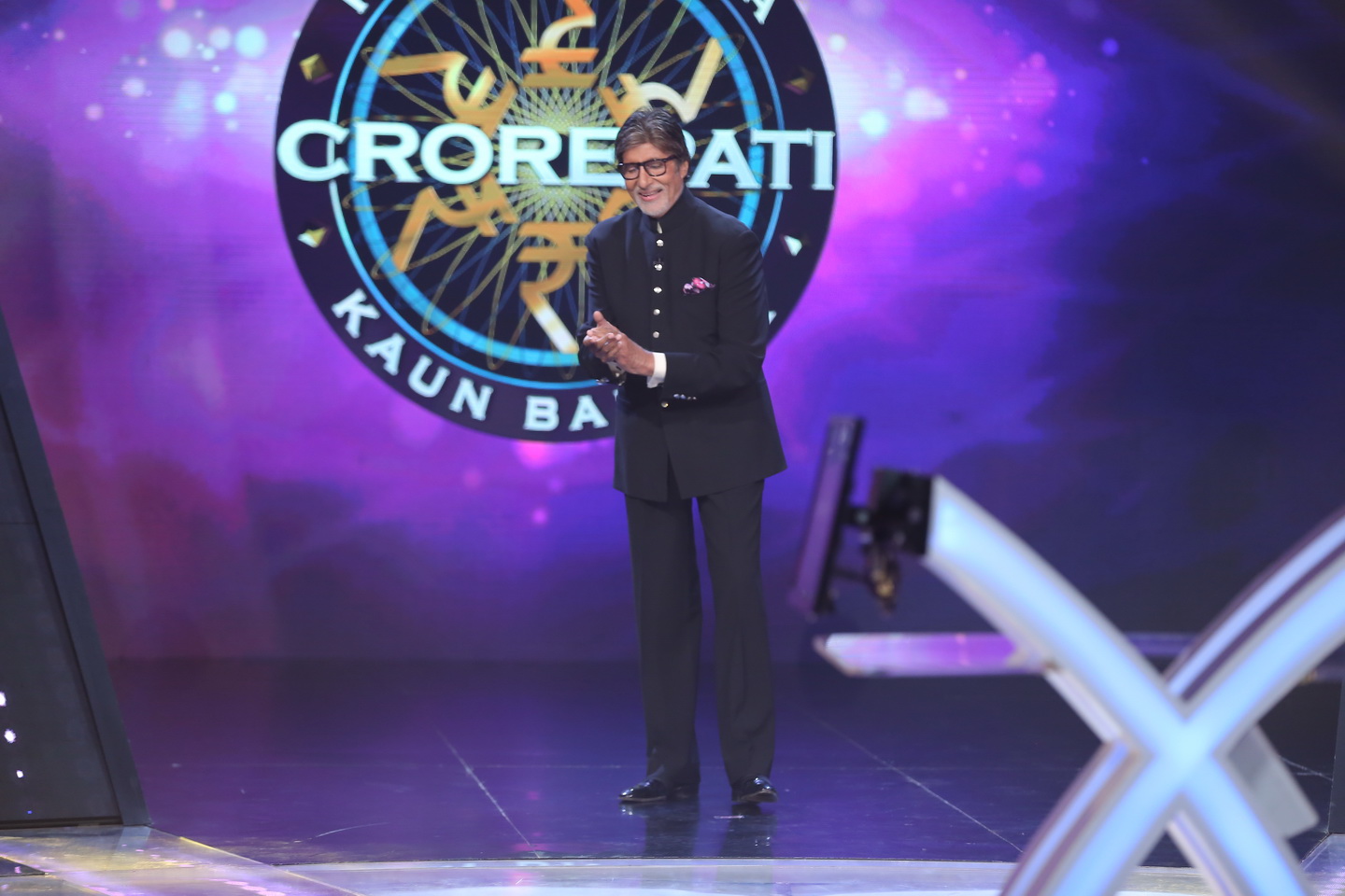 Birthday Surprise Makes Amitabh Bachchan Emotional On KBC 9 Set ...