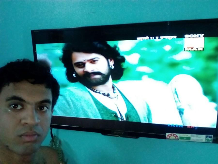 Prabhas became the most celebrated actor across the country after the Baahubali success. His character was well received and loved by the whole nation. And when the chance to watch their favourite character arose again, fans made sure the most of this golden opportunity. Prabhas,Prabhas fans,Baahubali 2: The Conclusion,Baahubali,Baahubali 2,Prabhas fans take selfies