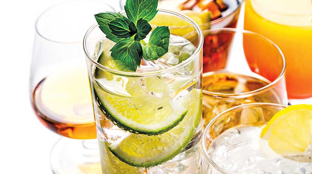 Beverages: They are refreshing, but the acidic nature of that fizzy drink is eroding your enamel and also the bright smile. Coffee,tea,wine,Beverages,Curry,Balsamic Vinegar,Berries,stain teeth,foods for stain teeth