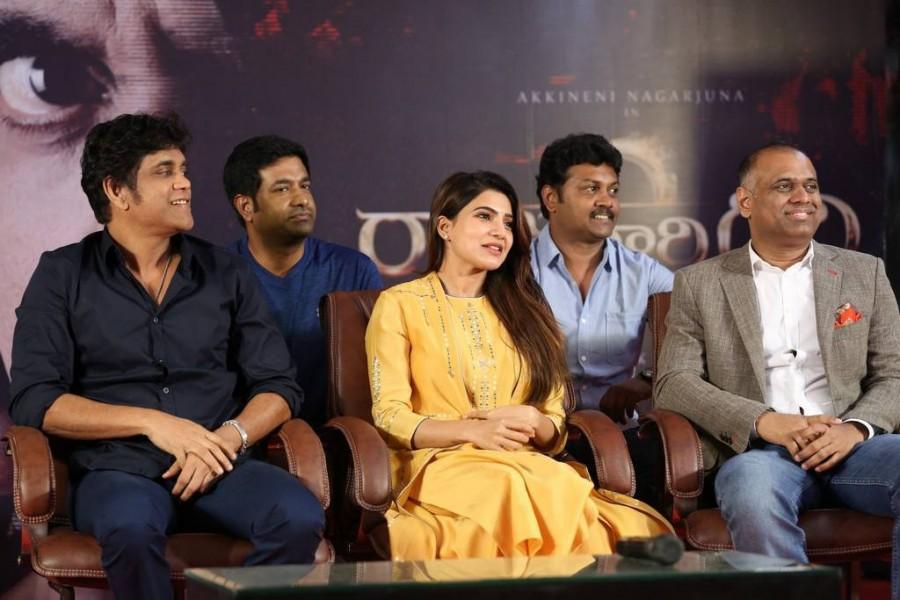 Raju Gari Gadhi 2 Press Meet held at Hyderabad. Celebs like Akkineni Nagarjuna, Samantha, Seerat Kapoor, S Thaman and others graced the event. Akkineni Nagarjuna,Samantha,Seerat Kapoor,Raju Gari Gadhi 2,Raju Gari Gadhi 2 press meet,Raju Gari Gadhi 2 press meet pics,Raju Gari Gadhi 2 press meet images,Raju Gari Gadhi 2 press meet stills
