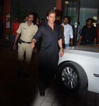 Shah Rukh Khan arrives in style at Arpita Khan’s Diwali bash!