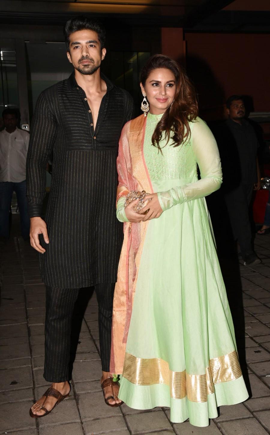 Huma Qureshi spotted at Arpita Khan's Diwali party. Karan Johar,Shilpa Shetty,Kabir Khan,Riteish Deshmukh,Arpita Khan's Diwali party,Arpita Khan Diwali party,Celebs at Arpita Khan Diwali party
