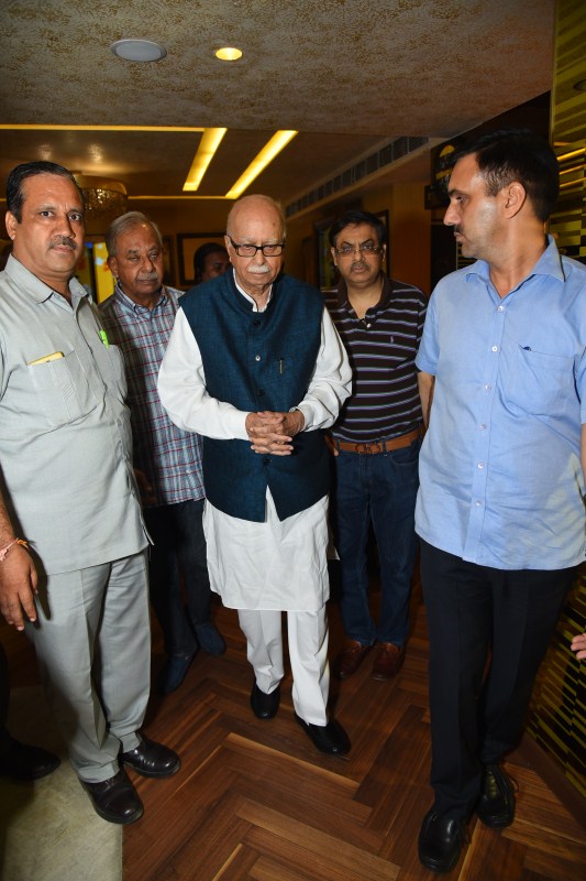 Usually, LK Advani does not watch a lot of films, but he had also seen Aamir's previous two films Dangal and PK and had hailed both the films. LK Advani along with attendees of the screening loved the film very much and were unanimously praising Zaira Wasim for her powerful performance in the film. Ajay Bijli of PVR cinemas and Siddharth Jain of Inox Leisure had also attended the screening and both of them loved the film. The film left everyone moved deeply as it struck chords with them, and as a result, Secret Superstar received a standing ovation at the special screening. Aamir Khan,actor Aamir Khan,LK Advani,Secret Superstar,Secret Superstar special screening,Secret Superstar special screening for LK Advani