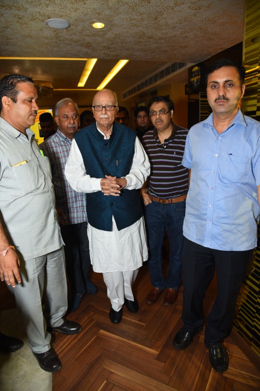 The film also largely impacted LK Advani as he was seen discussing the film at length with Aamir Khan. Secret Superstar is creating immense buzz as the film is inching closer to release. The trailer of the film was appreciated by the audience. 'Secret Superstar' is a film which brings out the inner superstar of a teenage girl who is dreaming to become a singer and how she fulfills her dreams by keeping her identity hidden. Aamir Khan,actor Aamir Khan,LK Advani,Secret Superstar,Secret Superstar special screening,Secret Superstar special screening for LK Advani