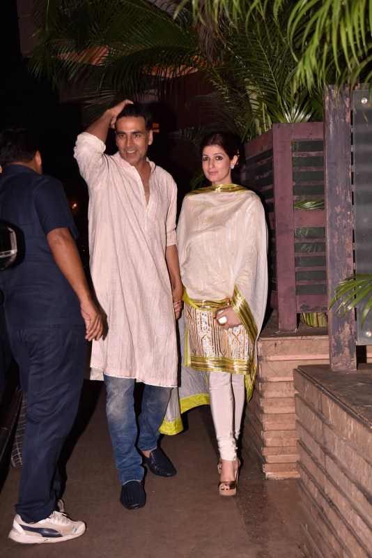 Bollywood actor Akshay Kumar and Twinkle Khanna attend Diwali bash. Akshay Kumar and Twinkle Khanna,Akshay Kumar,Twinkle Khanna,Akshay Kumar at Diwali bash,Twinkle Khanna at Diwali bash