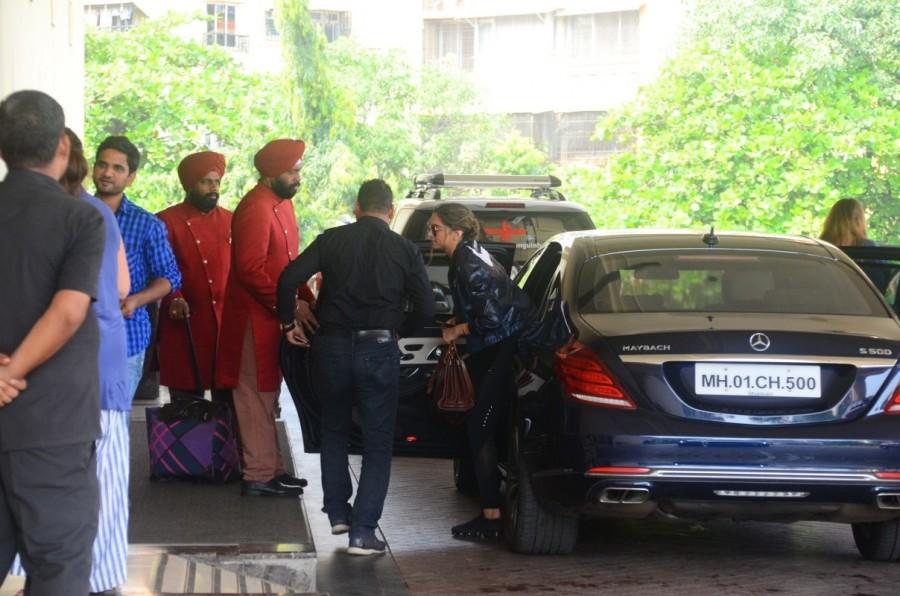 Bollywood actress Deepika Padukone spotted JW Marriott Hotel in Juhu. Deepika Padukone,actress Deepika Padukone,Deepika Padukone at JW Marriott,Deepika Padukone snapped at JW Marriott,JW Marriott,Deepika Padukone new pics,Deepika Padukone new images,Deepika Padukone new stills,Deepika Padukone new pictures,Deepika Padukone