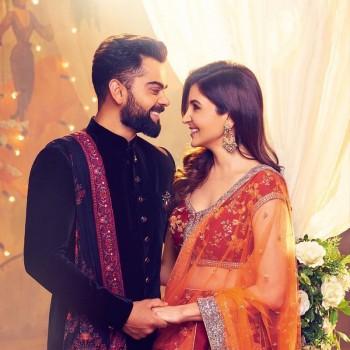 A new photo of Anushka Sharma and Virat Kohli is again going viral.
