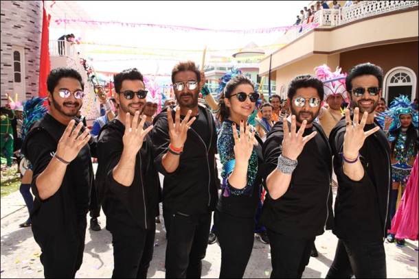 Golmaal is an Bollywood film directed and co-produced by Rohit Shetty. Ajay Devgn,Parineeti Chopra,Tabu,Golmaal Again,Golmaal Again movie stills,Golmaal Again movie pics,Golmaal Again movie images,Golmaal Again movie pictures,Golmaal Again movie photos