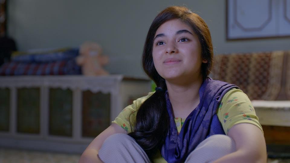 Secret Superstar stills. Zaira Wasim,Meher Vij,Aamir Khan,Secret Superstar,Secret Superstar movie stills,Secret Superstar movie pics,Secret Superstar movie images,Secret Superstar movie photos,Secret Superstar movie pictures