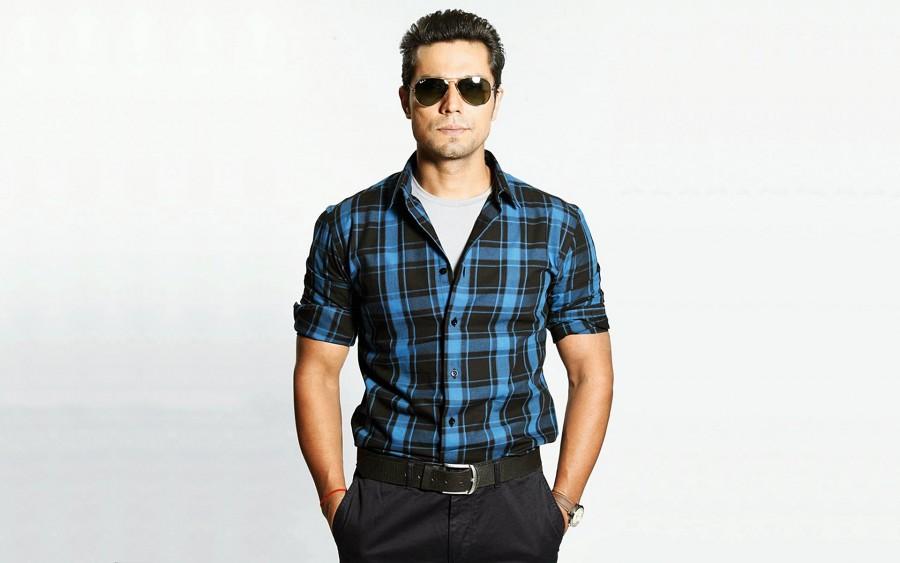 Baaghi 2 kicked off their first schedule in Pune on September 18 and after wrapping up the shoot in the city, the film's team moved on to Mumbai and continued shooting. Actors like Manoj Bajpayee and Prateik Babbar play a significant role in this sequel to 2015’s hit film Baaghi that starred Tiger Shroff and Shraddha Kapoor. Baaghi 2 is slated for release on 27th April 2018. Randeep Hooda,actor Randeep Hooda,Randeep Hooda joins Baaghi 2,Baaghi 2,Sajid Nadiadwala,Tiger Shroff,Randeep Hooda joins Tiger Shroff