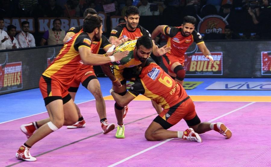Monu Goyat scored 11 points for Patna, whereas Rohit Kumar scored nine points for Bengaluru. It was an evenly contested affair with neither team refusing to give an inch. Pro Kabaddi 2017,Pro Kabaddi,Bengaluru Bulls,Patna Pirates,Bengaluru Bulls and Patna Pirates
