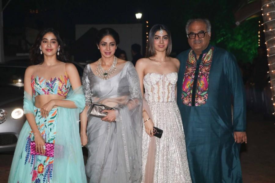 Sridevi and Boney Kapoor spotted at Shilpa Shetty's Diwali party. Sridevi,Madhavan,Bipasha Basu,Sonali Bendre,Anil Kapoor,Shilpa Shetty’s Diwali party,Shilpa Shetty,Shilpa Shetty Diwali party pics,Shilpa Shetty Diwali party images,Shilpa Shetty Diwali party stills,Shilpa Shetty Diwali party pictures,Shilpa Shetty Diwali