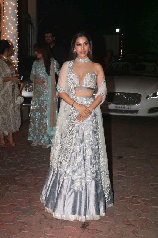 Sophie Choudry spotted at Shilpa Shetty's Diwali party. Sridevi,Madhavan,Bipasha Basu,Sonali Bendre,Anil Kapoor,Shilpa Shetty’s Diwali party,Shilpa Shetty,Shilpa Shetty Diwali party pics,Shilpa Shetty Diwali party images,Shilpa Shetty Diwali party stills,Shilpa Shetty Diwali party pictures,Shilpa Shetty Diwali
