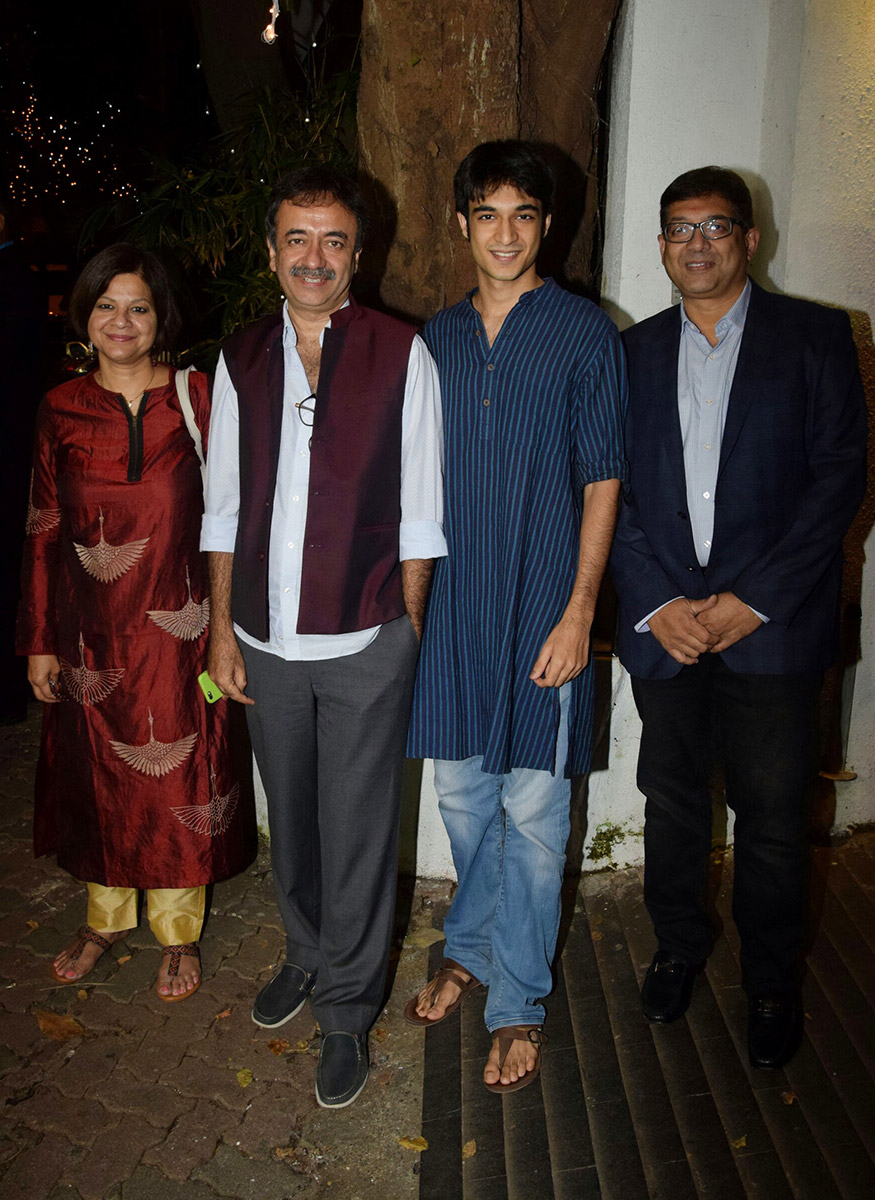 Raj Kumar Hirani poses with his family during Aamir Khan's Diwali Party. Shahid Kapoor,Mira Rajput,Sonali Bendre,Farah Khan,Aamir Khan Diwali Party,Aamir Khan Diwali Party pics,Aamir Khan Diwali Party images,Aamir Khan Diwali Party stills,Aamir Khan Diwali Party pictures,Aamir Khan Diwali Party photos