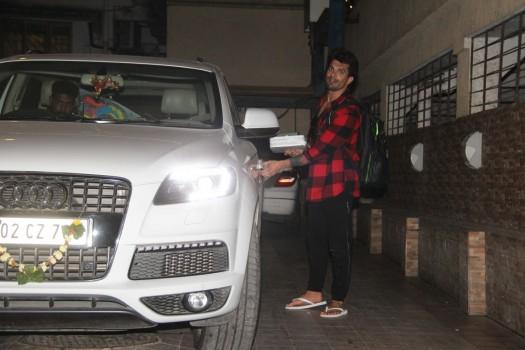 Bollywood actor Karan Singh Grover spotted at Bandra, Mumbai.