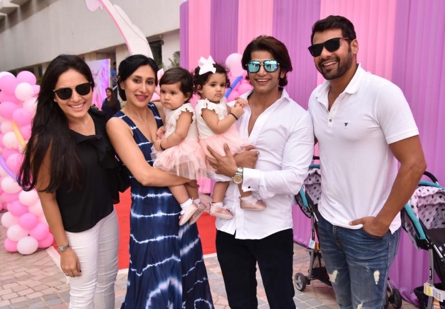 Karanvir Bohra and Teejay Sidhu celebrated their kids 1st birthday on 22nd Oct. Karanvir Bohra and Teejay Sidhu,Karanvir Bohra,Teejay Sidhu,Karanvir Bohra and Teejay Sidhu's little cuties,Karanvir Bohra and Teejay Sidhu daughter