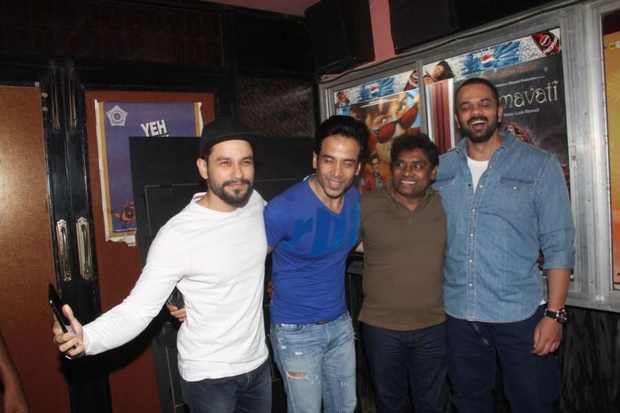 Rohit Shetty and the cast of Golmaal Again paid a visit to Gaiety Galaxy. Golmaal Again Team,Golmaal Again,ajay devgn golmaal again,Golmaal Again Team visits Gaiety Galaxy,Golmaal Again visits Gaiety Galaxy,Golmaal Again team Gaiety Galaxy