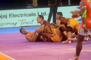 Pro Kabaddi League 2017,Puneri Paltan,UP Yoddha,Puneri Paltan beats UP Yoddha,Pro Kabaddi League Season 5