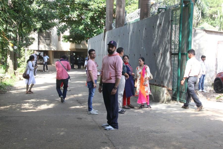 Actress Aishwarya Rai visits parent's residence with Abhishek Bachchan after fire breaks out in Mumbai on 24th Oct. Aishwarya Rai,Aishwarya Rai Bachchan,Abhishek Bachchan,actor Abhishek Bachchan,Abhishek Bachchan and Aishwarya,Abhishek Bachchan and Aishwarya rai