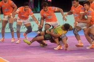 Pro Kabaddi League,Pro Kabaddi League 2017,Patna Pirates stun Puneri Paltan,Patna Pirates beats Puneri Paltan,Patna Pirates,Puneri Paltan,Bengal Warriors
