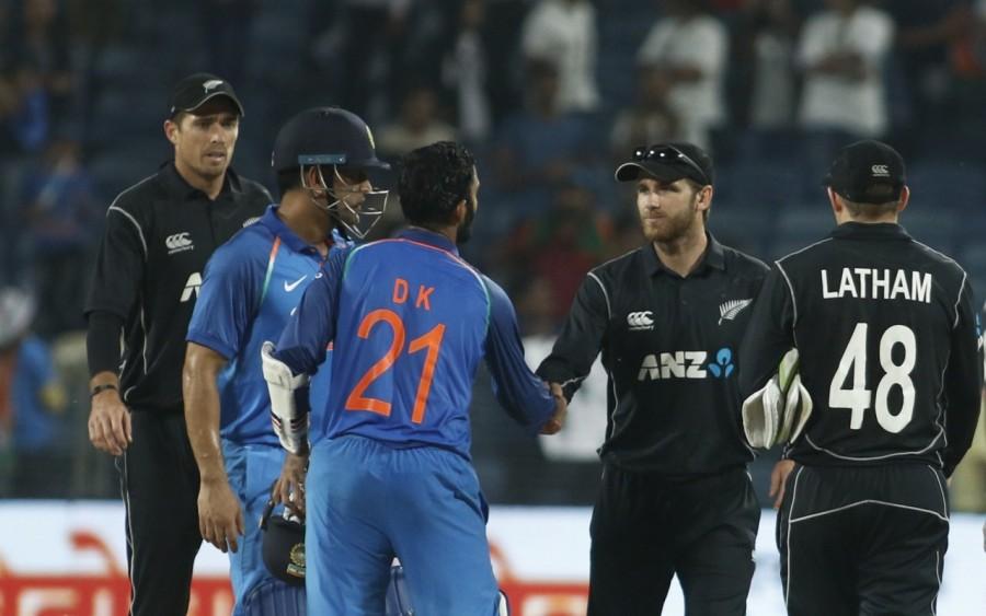 Unperturbed by the fall of Kohli's wicket, Dhawan smashed the visitors bowlers all around the park to bring up his 22nd ODI half-century. Karthik, on the other hand, kept on supporting Dhawan by giving him the strike and punishing the bad balls. But after adding 18 runs to his half-century, Dhawan was sent packing by Adam Milne in the 30th over. Dhawan's 84- ball 68 comprised of five fours and two sixes. Incoming batsman Hardik Pandya (30) then joined Karthik and the duo played sensibly. Both batsmen added 59 runs to make their team cross the 200-run mark. But soon, Pandya was dismissed by Mitchell Santner in the 41st over when the scoreboard read 204. Needing 26 runs in 10 overs, incoming batsman Mahendra Singh Dhoni (18 not out) and Karthik completed the proceedings comfortably with four overs remaining. Shikhar Dhawan,Dinesh Karthik,India beat New Zealand,India beat New Zealand by six wickets,Virat Kohli