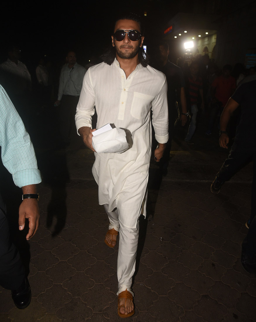 Ranveer Singh at the prayer meet of Ram Mukherjee at Iscon Temple in Juhu, Mumbai on October 25, 2017. Aamir Khan,Kareena Kapoor Khan,Ranveer Singh,Rani Mukerji,Rani Mukerji father,rani mukerji father ram mukerji,Ram Mukherjee's Prayer Meet,Ram Mukherjee Prayer Meet,Ram Mukherjee Prayer Meet pics,Ram Mukherjee Prayer Meet images,Ram Mukherjee Prayer M