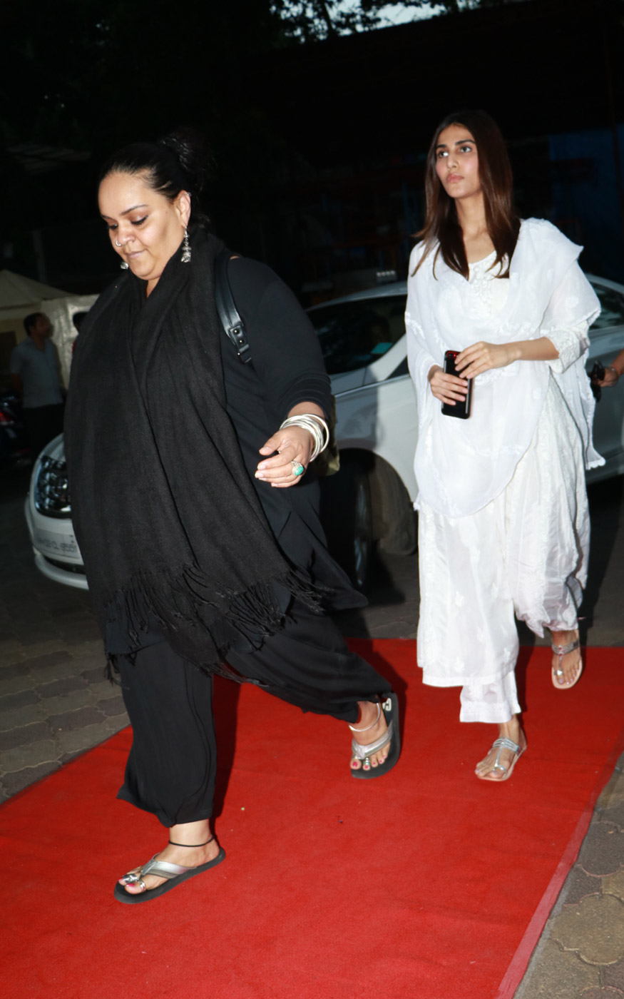 Shanoo Sharma and Vani Kapoor at the prayer meet of Ram Mukherjee at Iscon Temple in Juhu, Mumbai on October 25, 2017. Karan Johar,Riteish Deshmukh,Arjun Kapoor,Ameesha Patel,Ram Mukherjee's Prayer Meet,Ram Mukherjee Prayer Meet,Ram Mukherjee Prayer Meet pics,Ram Mukherjee Prayer Meet images,Ram Mukherjee Prayer Meet stills,Ram Mukherjee Prayer Meet pictures,Ram Mukh