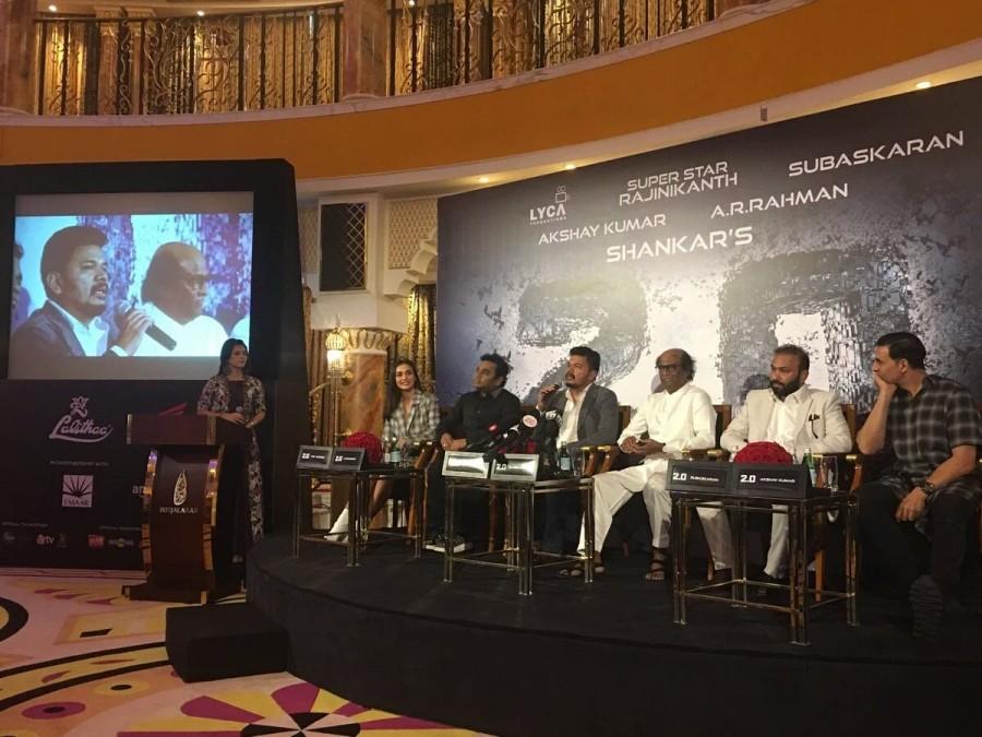 Superstar Rajinikanth, Akshay Kumar, Amy Jackson, Shankar, A.R Rahman at 2.0 press meet in Dubai. Rajinikanth,Akshay Kumar,Shankar,A.R Rahman,2.0 press meet,2.0,2.0 press meet pics,2.0 press meet images,2.0 press meet stills,2.0 press meet pictures,2.0 press meet photos