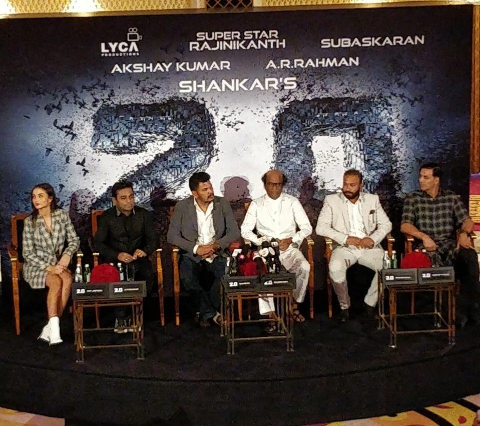 Rajinikanth, Akshay Kumar, Amy Jackson, Shankar, A.R Rahman at 2.0 press meet in Dubai. Rajinikanth,Akshay Kumar,Shankar,A.R Rahman,2.0 press meet,2.0,2.0 press meet pics,2.0 press meet images,2.0 press meet stills,2.0 press meet pictures,2.0 press meet photos
