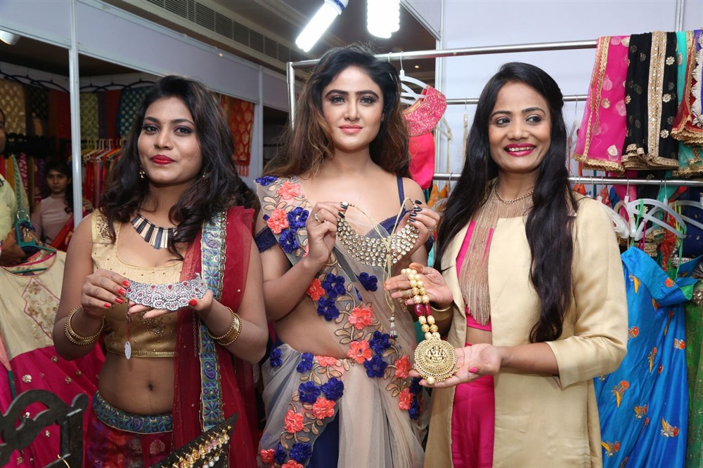 Actress Priyanka Augustin, Sony Charishta inaugurated Trendz Vivah Collection Exhibition & Sale at Taj Krishna, Banjara hills. Priyanka Augustin,Sony Charishta,Trendz Vivah Expo launch,Trendz Vivah Expo,Trendz Vivah Collection Exhibition