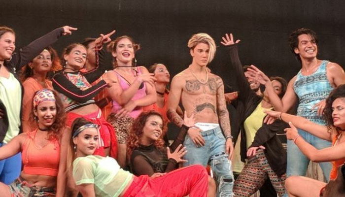 The Grub Festival, which brings together music and food lovers on the same ground, started on Friday. Apart from Bieber's, wax statues of singer Jennifer Lopez and Indian actor Hrithik Roshan were also unveiled which were a hit among the crowd present at the festival's venue - the Jawaharlal Nehru Stadium. The final display of all statues at the wax museum will take place on December 1 here with wax figures of celebrities like actress Madhubala, singer Asha Bhosle, and cricketer Kapil Dev. Justin Bieber,actor Justin Bieber,singer Justin Bieber,Justin Bieber wax statue,Justin Bieber wax statue pics,Justin Bieber wax statue images,Justin Bieber wax statue stills,Justin Bieber wax statue pictures,Justin Bieber wax statue photos