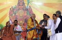 PM Narendra Modi with Sri Shankara Bharati Mahaswamiji, peethadhipati, of Yadathore Sri Yoganandeshwara Saraswathi Math, Krishnarajanagar at Dashamah Soundarya Lahari Parayanotsava Mahasamarpane