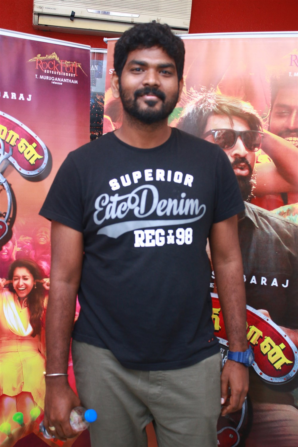 Vignesh Shivan spotted at Meyaadha Maan Special screening. Vaibhav Reddy,Sneha,Prasanna,Aishwarya Rajesh,Vignesh Shivan,Meyaadha Maan,Meyaadha Maan Special screening,Meyaadha Maan Special screening pics,Meyaadha Maan Special screening images,Meyaadha Maan Special screening stills,Meyaadha Maan Special screening p