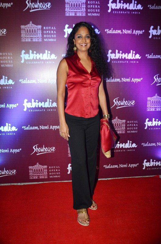 Suneeta Rao at Showhouse's Salaam Noni Appa special preview at Royal Opera House. Hrithik Roshan,Dimple Kapadia,Twinkle Khanna,Akshay Kumar,Suzzanne Khan,Anupam Kher,Homi Adjania,R. Balki,Tara Sharma,Kabir Bedi,Royal Opera House,celebs at Royal Opera House