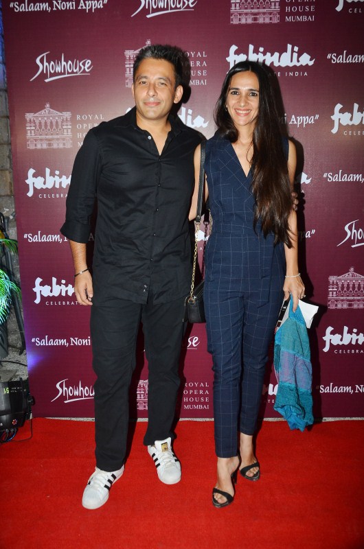 Roopak Saluja and Tara Sharma Saluja at Showhouse's Salaam Noni Appa special preview at Royal Opera House. Hrithik Roshan,Dimple Kapadia,Twinkle Khanna,Akshay Kumar,Suzzanne Khan,Anupam Kher,Homi Adjania,R. Balki,Tara Sharma,Kabir Bedi,Royal Opera House,celebs at Royal Opera House