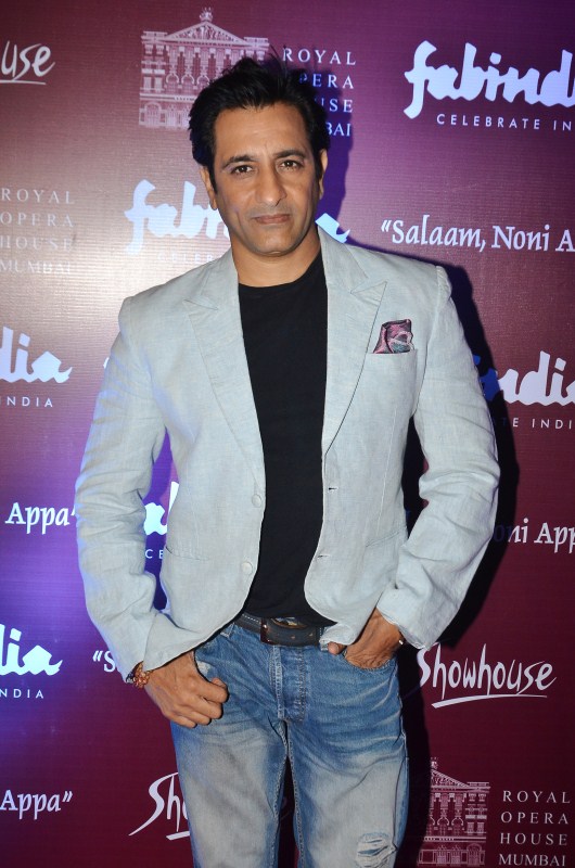 Rajev Paul at Showhouse's Salaam Noni Appa special preview at Royal Opera House. Hrithik Roshan,Dimple Kapadia,Twinkle Khanna,Akshay Kumar,Suzzanne Khan,Anupam Kher,Homi Adjania,R. Balki,Tara Sharma,Kabir Bedi,Royal Opera House,celebs at Royal Opera House