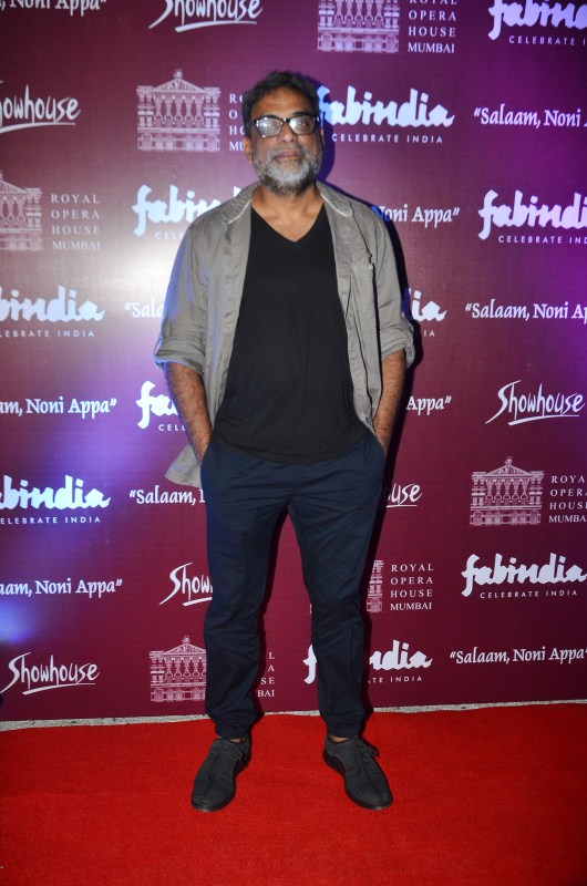 R Balki at Showhouse's Salaam Noni Appa special preview at Royal Opera House. Hrithik Roshan,Dimple Kapadia,Twinkle Khanna,Akshay Kumar,Suzzanne Khan,Anupam Kher,Homi Adjania,R. Balki,Tara Sharma,Kabir Bedi,Royal Opera House,celebs at Royal Opera House