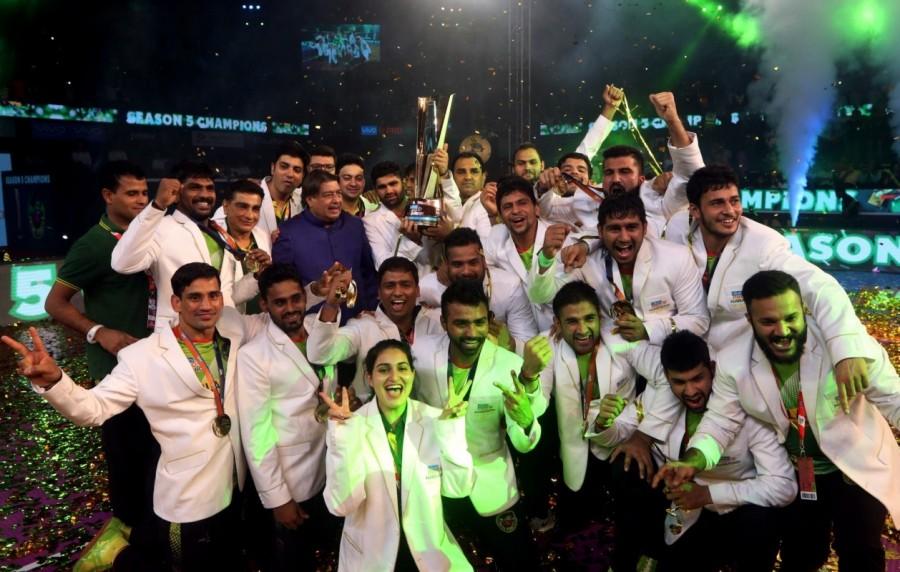 But Patna, started taking lead with a bigger margin courtesy of Narwal who clinched successful raid points every time he entered the opposition mat. Monu Goyat too played a key role for the side in the second half. Patna Pirates beat Gujarat Fortunegiants,Patna Pirates,Gujarat Fortunegiants,Patna Pirates wins Pro Kabaddi League 5 title,Pro Kabaddi League 5 title,Pro Kabaddi League 5