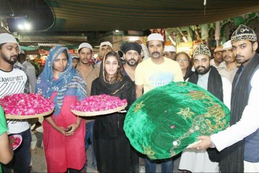 Actor Sivakarthikeyan and Nayanthara spotted at Ajmer Dargah after Velaikkaran song shooting.
