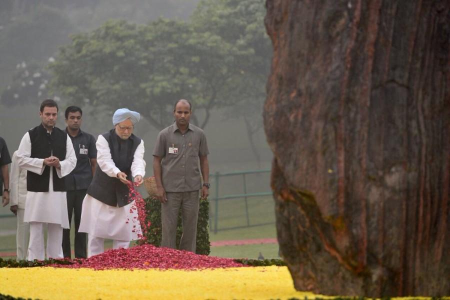 Pranab Mukherjee,Manmohan Singh,Rahul Gandhi,Pranab Mukherjee pay tributes to Indira Gandhi,Manmohan Singh pay tributes to Indira Gandhi,Rahul Gandhi pay tributes to Indira Gandhi,Indira Gandhi