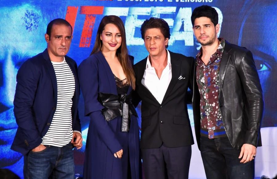Actors Shah Rukh Khan, Akshay Khanna, Sonakshi Sinha and Sidharth Malhotra during a press conference of the upcoming film "Ittefaq" in Mumbai on Oct 30, 2017. Shah Rukh Khan,Akshay Khanna,Sonakshi Sinha,Sidharth Malhotra,Karan Johar,Ittefaq,Shah Rukh Khan promotes Ittefaq,Ittefaq promotion,Ittefaq movie promotion