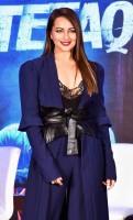 Shah Rukh Khan,Akshay Khanna,Sonakshi Sinha,Sidharth Malhotra,Karan Johar,Ittefaq,Shah Rukh Khan promotes Ittefaq,Ittefaq promotion,Ittefaq movie promotion