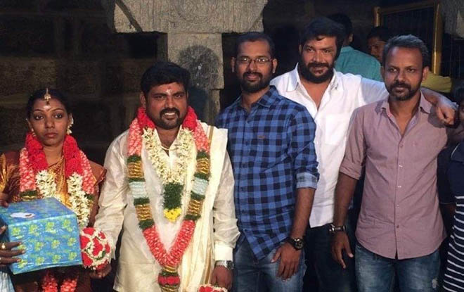 The marriage of actor Kaali Venkat and Janani was a private affair and it was attended by the couple family members and close friends. Kaali Venkat and Janani,Kaali Venkat wedding pics,Kaali Venkat wedding images,Kaali Venkat wedding stills,Kaali Venkat wedding pictures,Kaali Venkat marriage pics,Kaali Venkat marriage images,Kaali Venkat marriage stills,Kaali Venkat marriage pictures