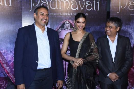 Deepika took center stage to present to the audience of first ever 3-D trailer of the magum opus 'Padmavati for which she essays the titular role of Rani Padmavati. While the film stars two other big names Ranveer Singh and Shahid Kapoor, it was only Deepika Padukone who took to launch the trailer. The star aptly portrays the regal beauty on screen and has garnered immense love and appreciation for the same ever since the first look was released.