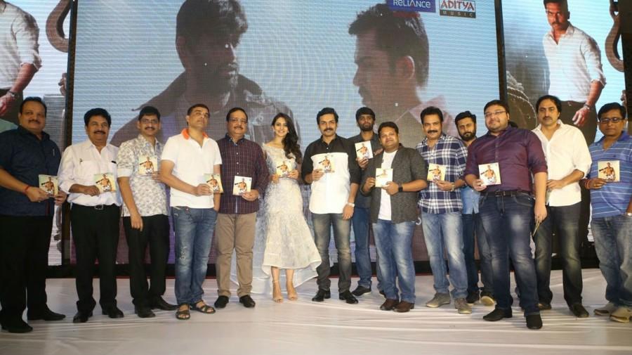 Telugu movie Khakee audio launch event held at Hyderabad. Celebs like Karthi, Rakul Preet Singh, Dil Raju, Shashank Vennelakanti, KS Rama Rao and others graced the event. Karthi,Rakul Preet Singh,Dil Raju,Khakee,Khakee audio launch,Khakee audio launch pics,Khakee audio launch images,Khakee audio launch stills,Khakee audio launch pictures,Khakee audio launch photos