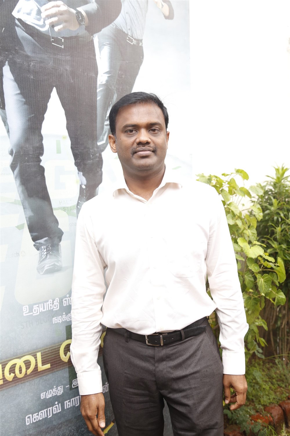 Producer Raju Mahalingam spotted at Ippadai Vellum press meet. Udhayanidhi Stalin,Soori,Raadhika Sarathkumar,Raju Mahalingam,RK Suresh,Daniel Balaji,Ippadai Vellum,Ippadai Vellum press meet,Ippadai Vellum press meet pics,Ippadai Vellum press meet images,Ippadai Vellum press meet stills,Ippadai Vellum press meet pictu