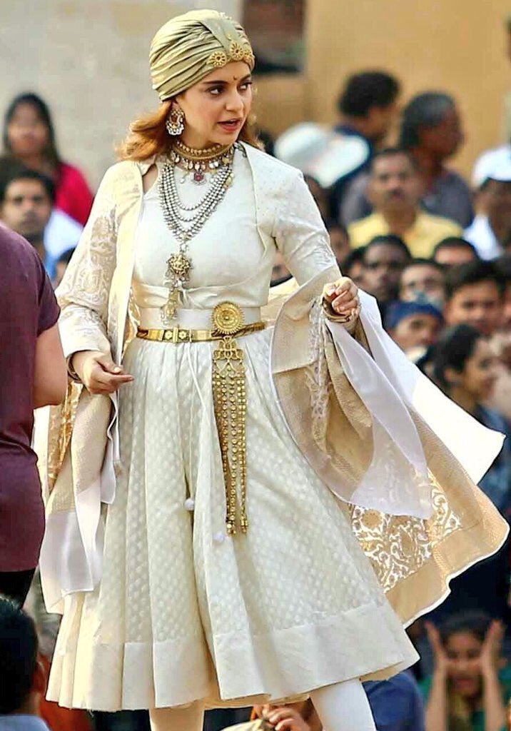 Kangana Ranaut looks stunning as Rani Laxmibai on the set of her highly ambitious project Manikarnika: The Queen of Jhansi. Kangana Ranaut,actress Kangana Ranaut,Kangana Ranaut as Jhansi Rani Lakshmi Bai,Manikarnika: The Queen of Jhansi,Jhansi Rani Lakshmi Bai,Manikarnika: The Queen of Jhansi on the sets,Manikarnika: The Queen of Jhansi movie pics,Manikarnika: The Queen of Jha
