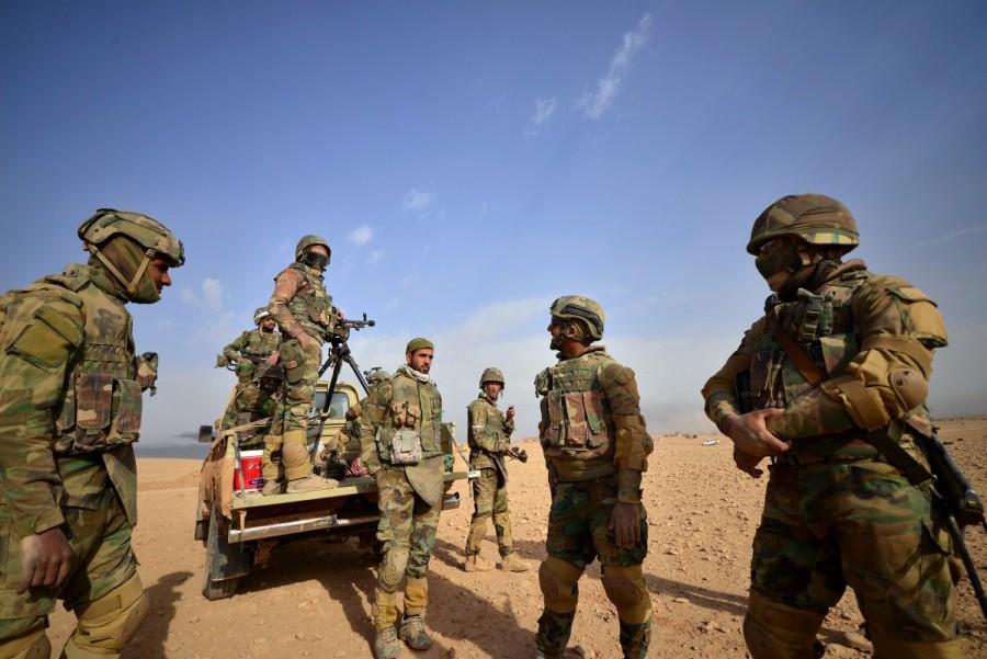 Shi'ite Popular Mobilization Forces advance towards the city of Al-Qaim, Iraq November 3, 2017. Iraqi forces,Islamic State,Iraqi forces entered al-Qaim,al-Qaim,Islamic State militants